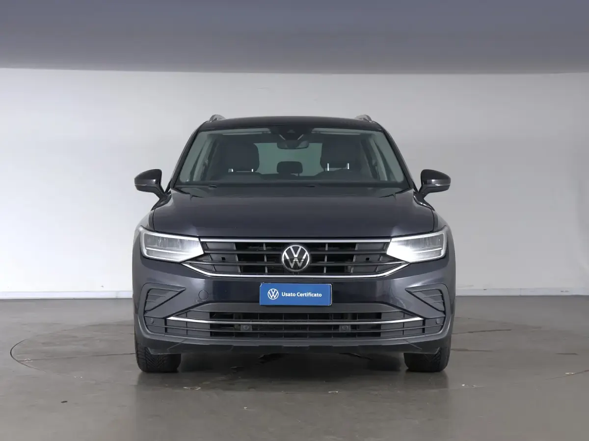 Usata VW Tiguan Life 150 CV (110 kW) 2022 Deep black perlato SUV