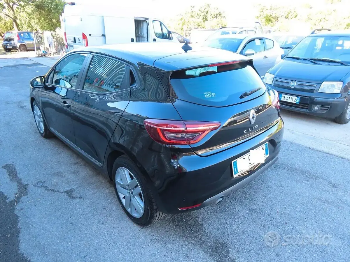Usata Renault Clio V 86 CV (63 kW) 2021 Nero Berlina