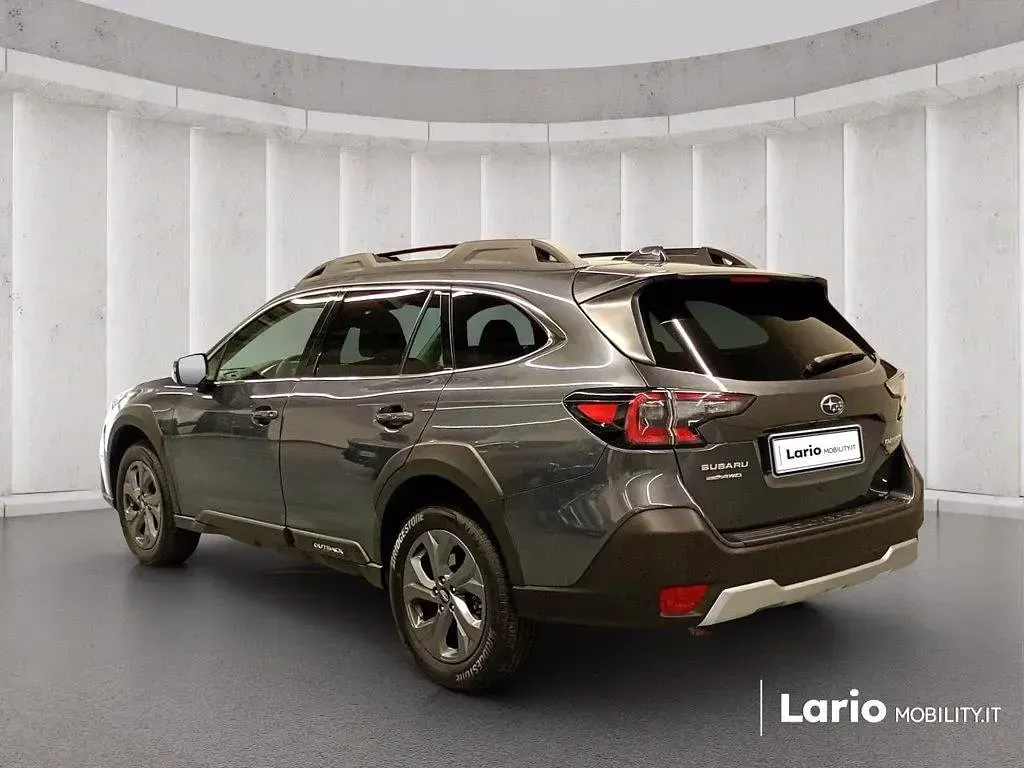 Usata Subaru Outback Style 169 CV (124 kW) 2023 Grigio Station wagon