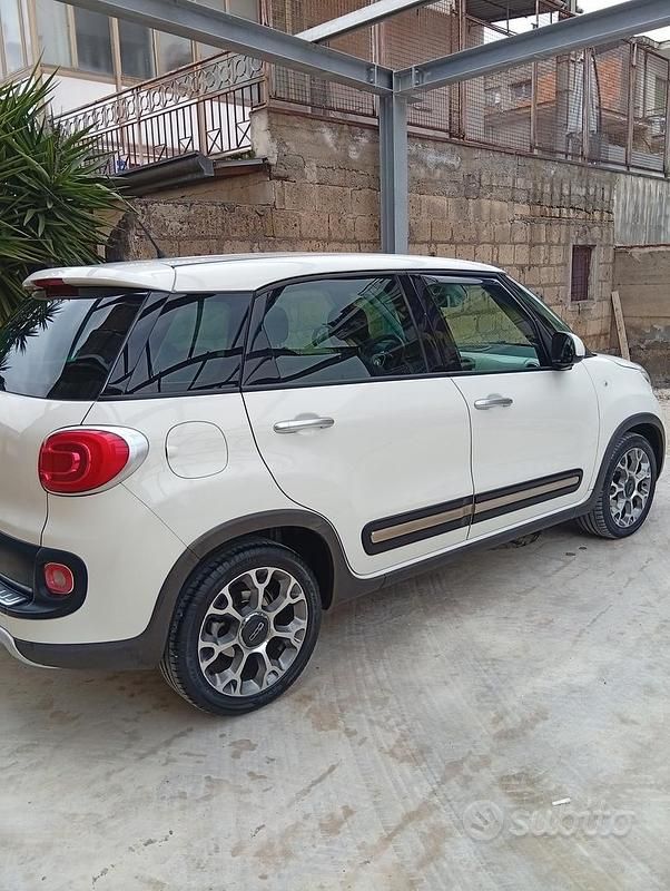 Usata Fiat 500L Trekking 85 CV (62 kW) 2015 Bianco Monovolume