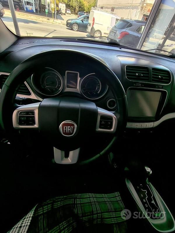Usata Fiat Freemont Lounge 170 CV (125 kW) 2012 Grigio SUV