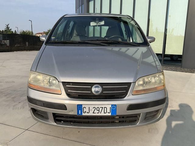 Usata Fiat Idea 70 CV (51 kW) 2004 Grigio Monovolume