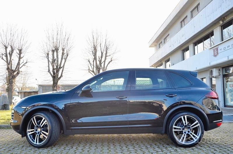 Usata Porsche Cayenne 245 CV (180 kW) 2012 Nero SUV