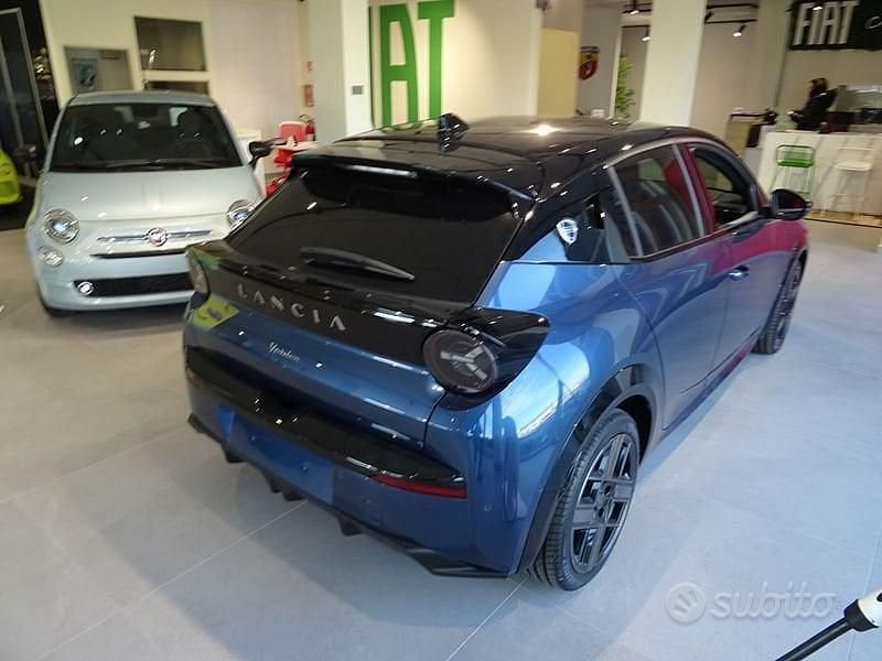 Usata Lancia Ypsilon 50 kW (69 CV) 2024 Blu Utilitaria