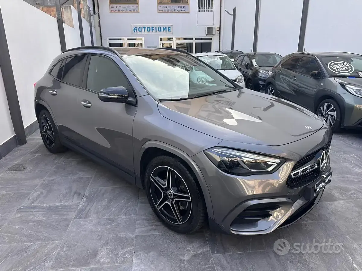 Usado Mercedes GLA200 AMG Line Premium 150 CV (110 kW) 2024 Gris SUV
