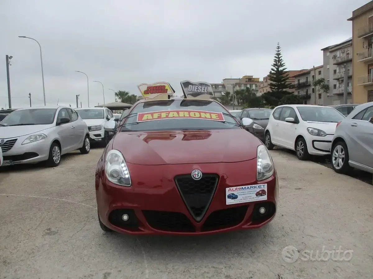 Usata Alfa Romeo Giulietta Distinctive 140 CV (102 kW) 2011 Grigio Utilitaria