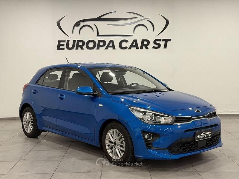 Usata Kia Rio Style 100 CV (73 kW) 2021 Blu/azzurro Berlina