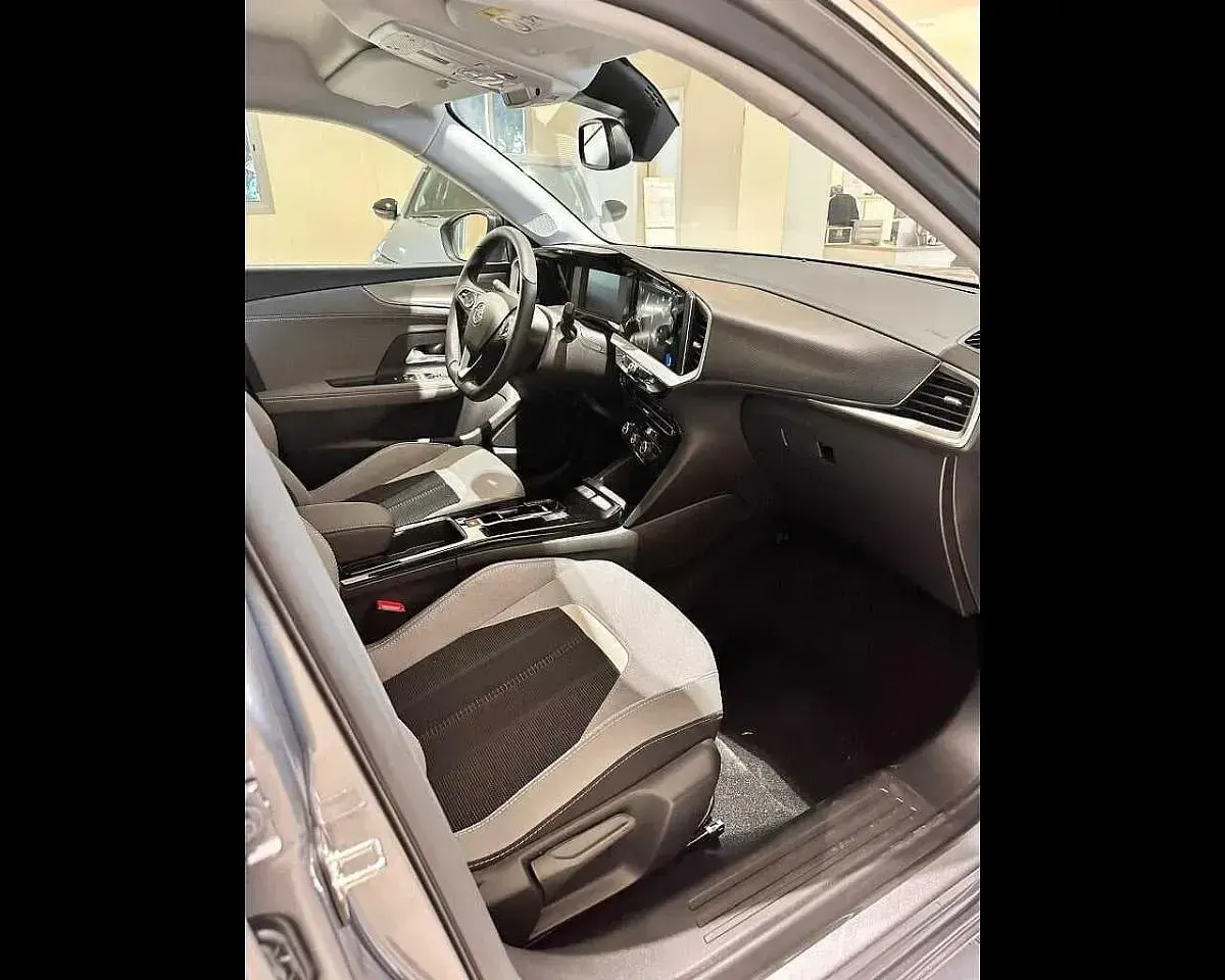 Usata Opel Mokka-e Elegance 114 kW (156 CV) 2023 Grigio SUV