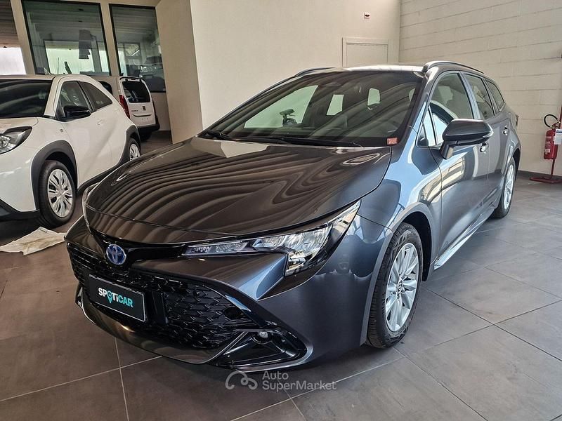 Nuova Toyota Corolla Active 140 CV (102 kW) 2026 Gray Station wagon