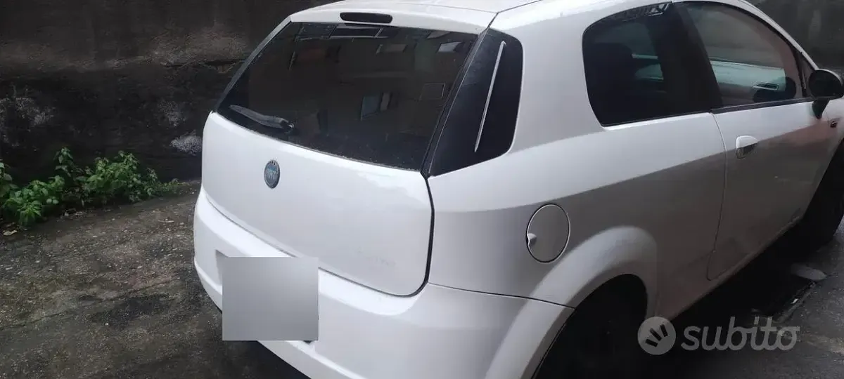 Usata Fiat Grande Punto 75 CV (55 kW) 2006 Bianco Utilitaria