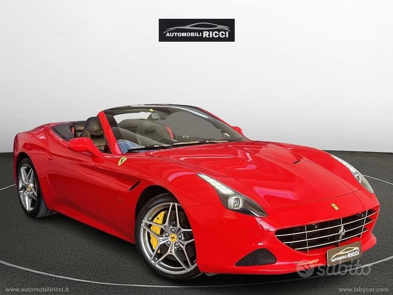 Usata Ferrari California 560 CV (411 kW) 2017 Rosso Cabrio