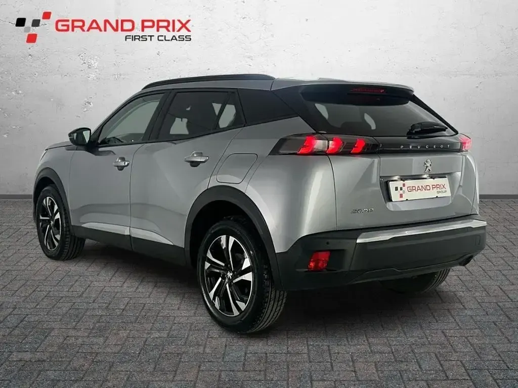 Usata Peugeot 2008 Allure 102 CV (75 kW) 2022 Grigio SUV