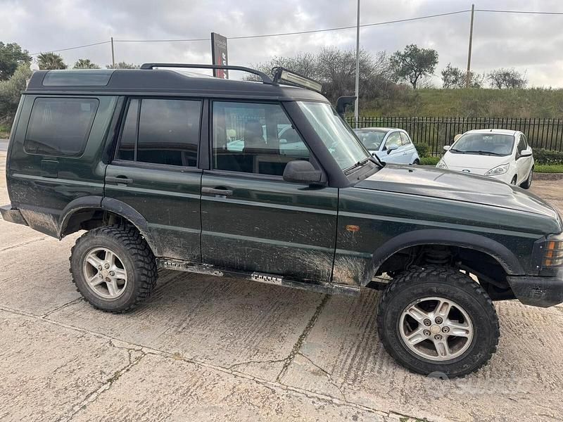 Usata Land Rover Discovery 2 Vogue 139 CV (102 kW) 2002 Verde SUV