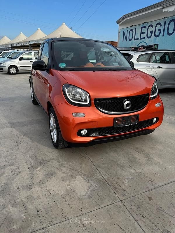 Usata Smart ForFour 72 CV (52 kW) 2015 Arancione Utilitaria