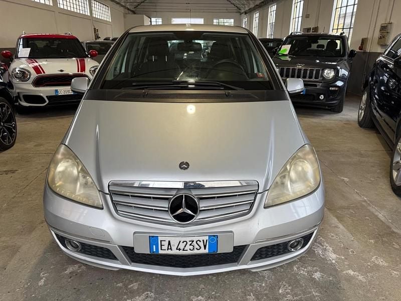Usata Mercedes A180 Avantgarde 109 CV (80 kW) 2009 Argento Berlina
