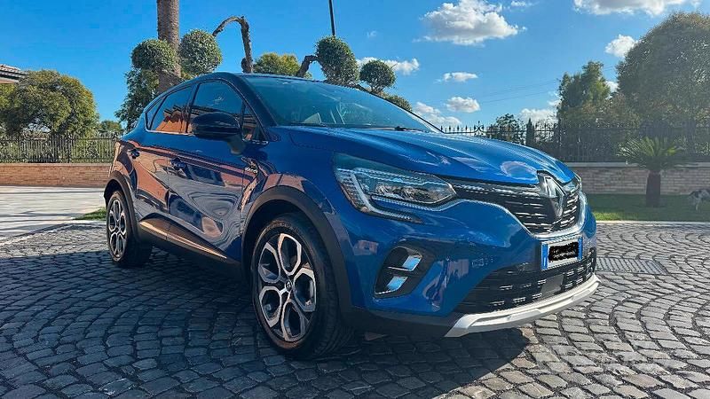 Usata Renault Captur Techno 101 CV (74 kW) 2023 Blu/azzurro SUV