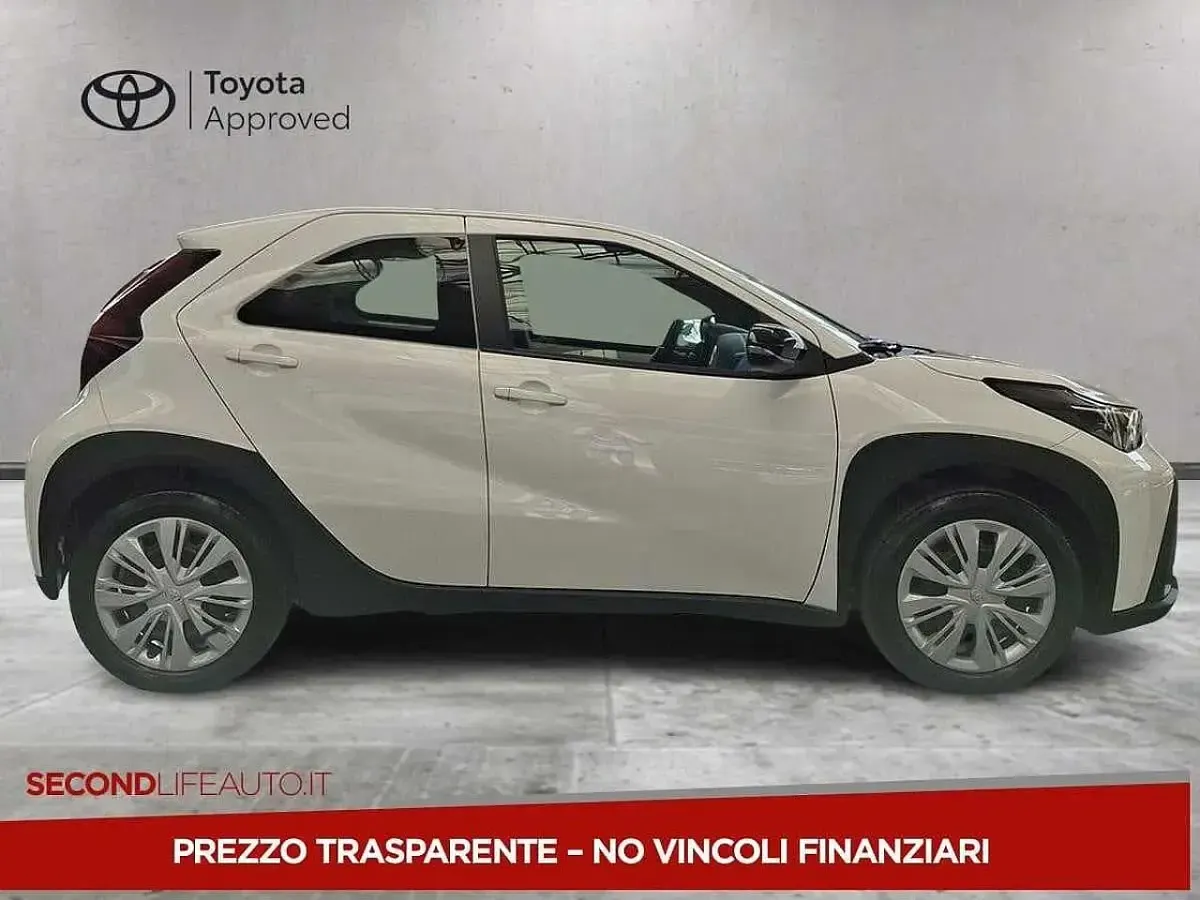 Nuova Toyota Aygo 92 CV (67 kW) 2026 Bianco Utilitaria