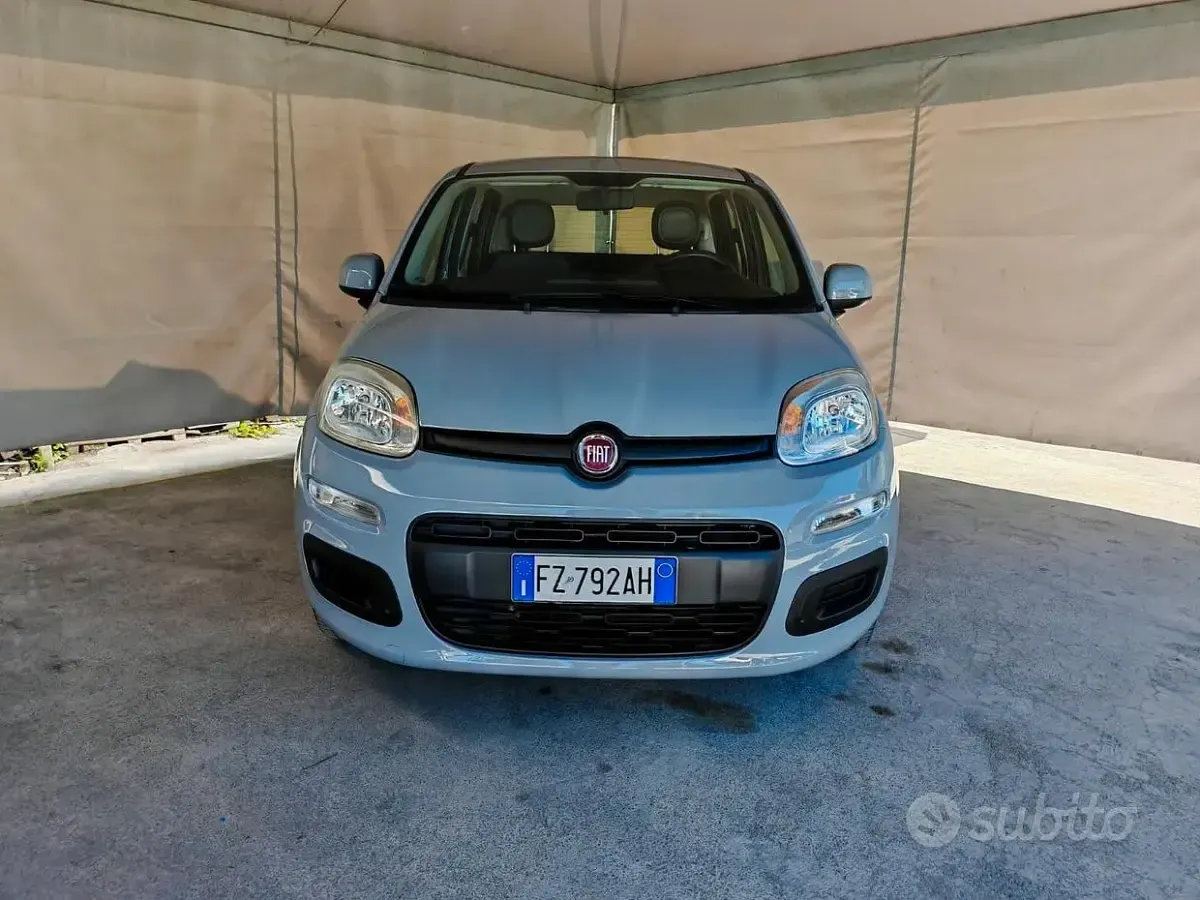 Usata Fiat Panda Lounge 69 CV (50 kW) 2020 Grigio Utilitaria