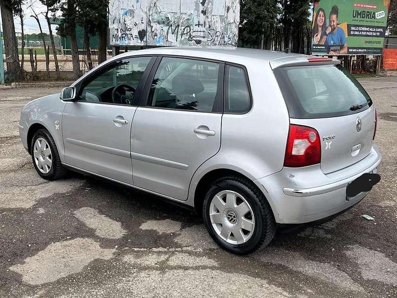 Usata VW Polo 64 CV (47 kW) 2004 Argento Berlina