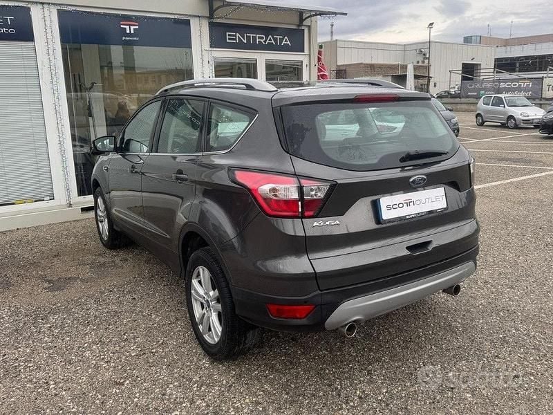 Usata Ford Kuga Business Edition 120 CV (88 kW) 2019 Grigio SUV