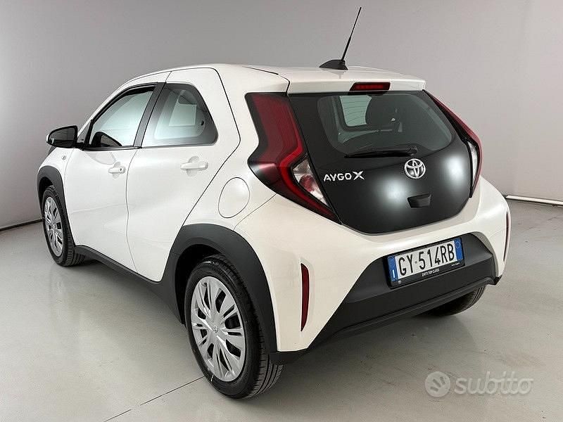 Usata Toyota Aygo X Active 72 CV (52 kW) 2025 Bianco SUV