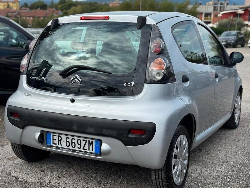 Begagnad Citroën C1 Attraction 68 HK (50 kW) 2013 Grå Halvkombi