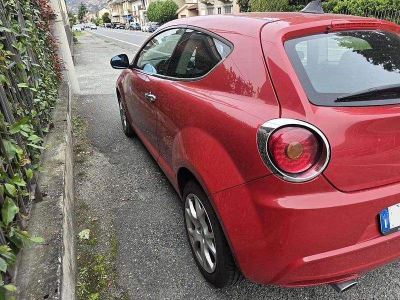 Rosso Usata 2010 Alfa Romeo MiTo Distinctive Due volumi | 6500 € (Molto cara) - Immagine 1/4