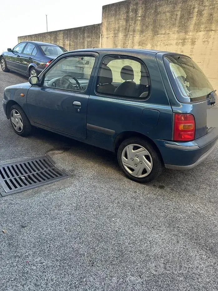 Usata Nissan Micra 60 CV (44 kW) 2001 Blu Utilitaria