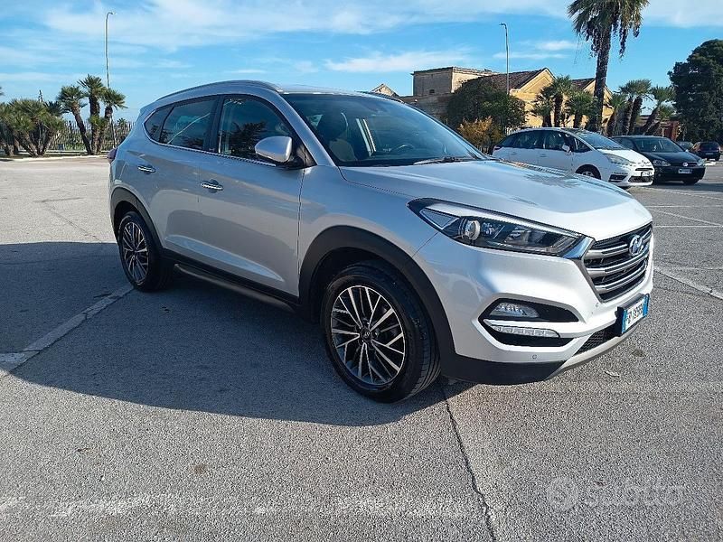 Grigio Usata 2016 Hyundai Tucson Xpossible SUV | 9000 € (Molto cara) - Immagine 1/4