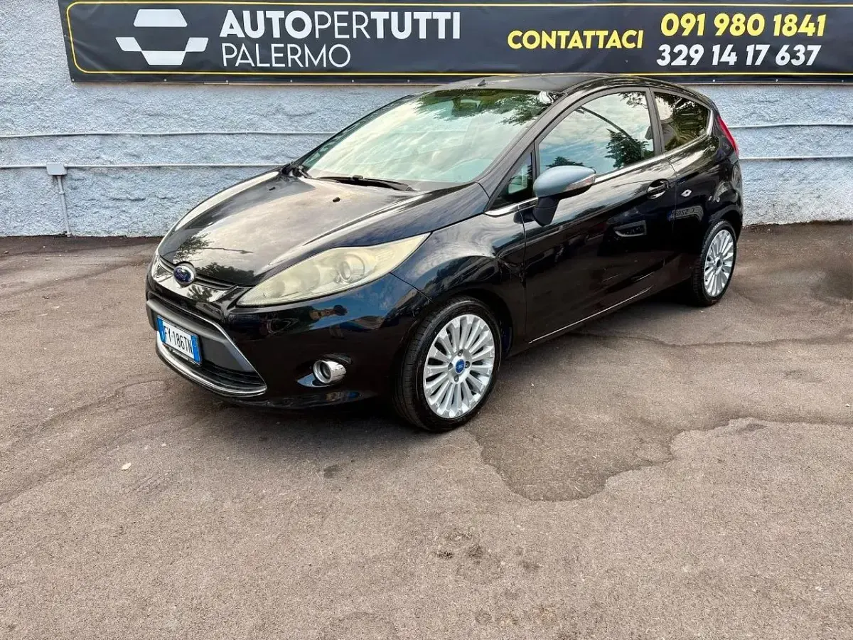 Usata Ford Fiesta Titanium 95 CV (69 kW) 2009 Viola Berlina