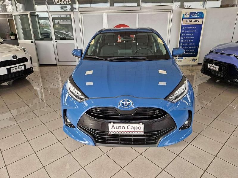 Usata Toyota Yaris Hybrid Trend 92 CV (67 kW) 2022 Urban blu Berlina