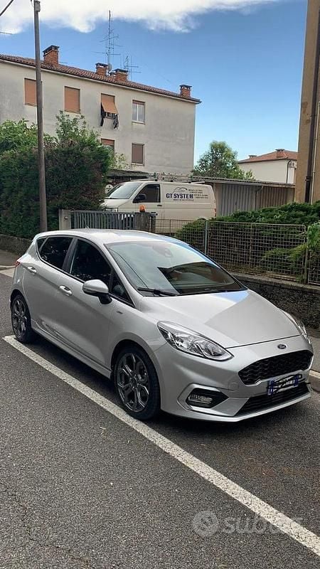 Usata Ford Fiesta ST-Line 125 CV (91 kW) 2018 Grigio Berlina