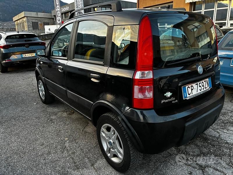 Usata Fiat Panda 4x4 Climbing 60 CV (44 kW) 2004 Nero Utilitaria