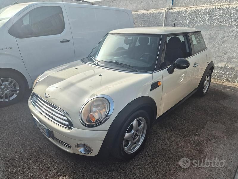 Usata Mini Cooper 95 CV (69 kW) 2008 Beige Utilitaria