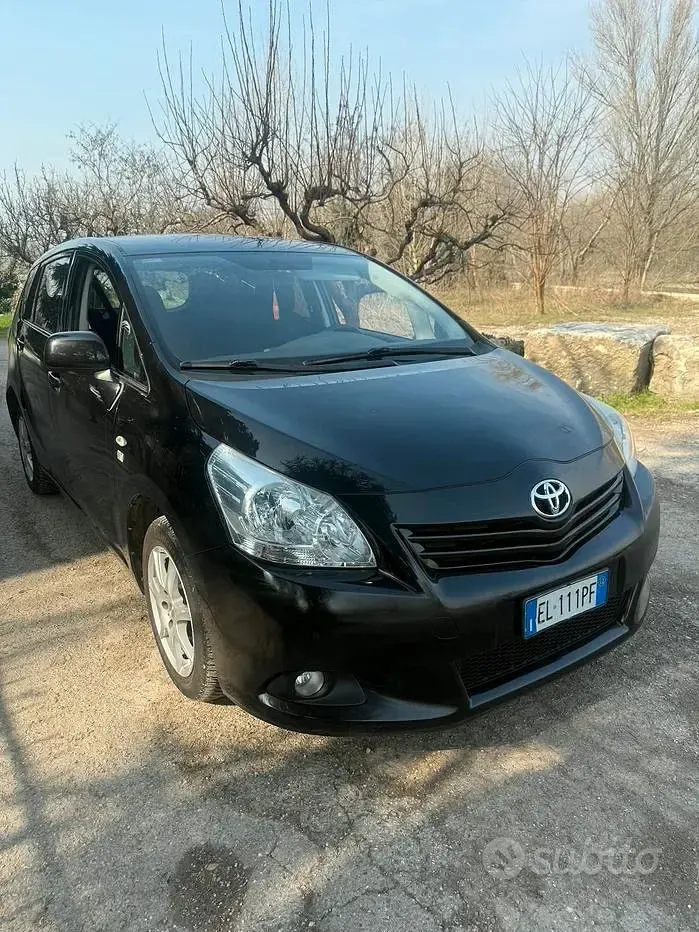 Usata Toyota Verso 126 CV (92 kW) 2012 Nero Monovolume