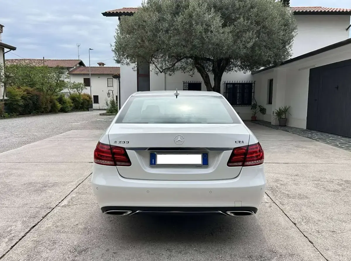 Usata Mercedes E200 136 CV (100 kW) 2014 Bianco Berlina