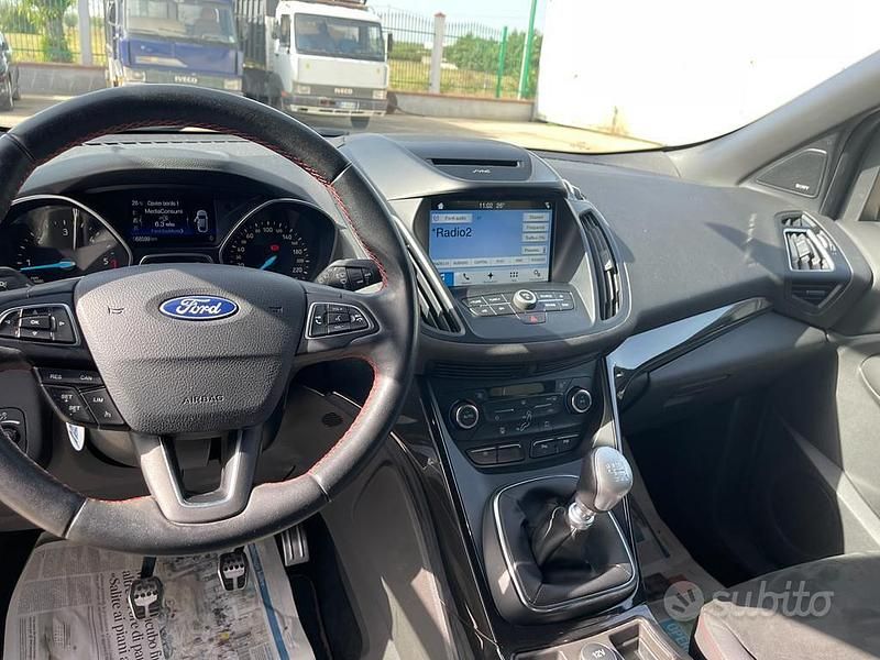 Usata Ford Kuga 120 CV (88 kW) 2018 Grigio SUV