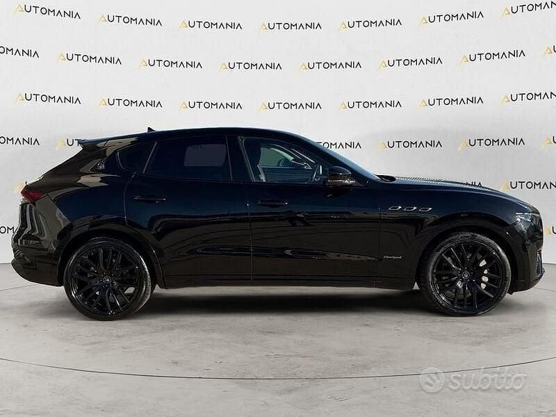 Usata Maserati Levante 250 CV (183 kW) 2021 Nero SUV