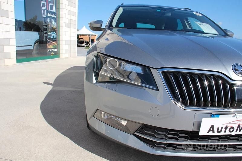 Usata Skoda Superb Executive 150 CV (110 kW) 2016 Grigio Station wagon