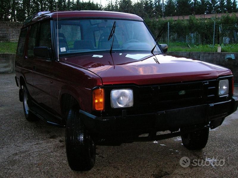 Usata Land Rover Discovery 113 CV (83 kW) 1989 Rosso SUV