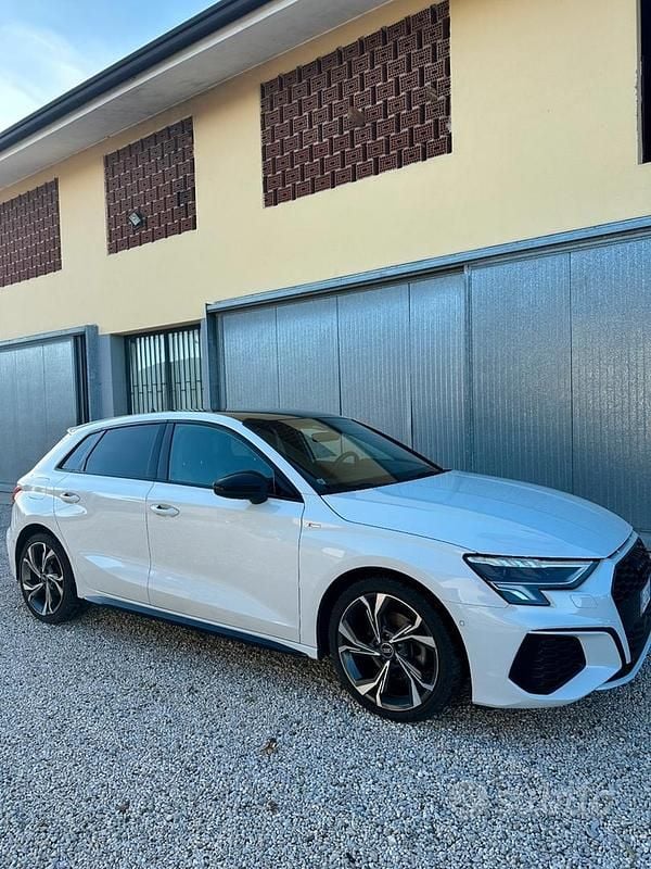 Usata Audi A3 S-Line 150 CV (110 kW) 2022 Bianco Monovolume