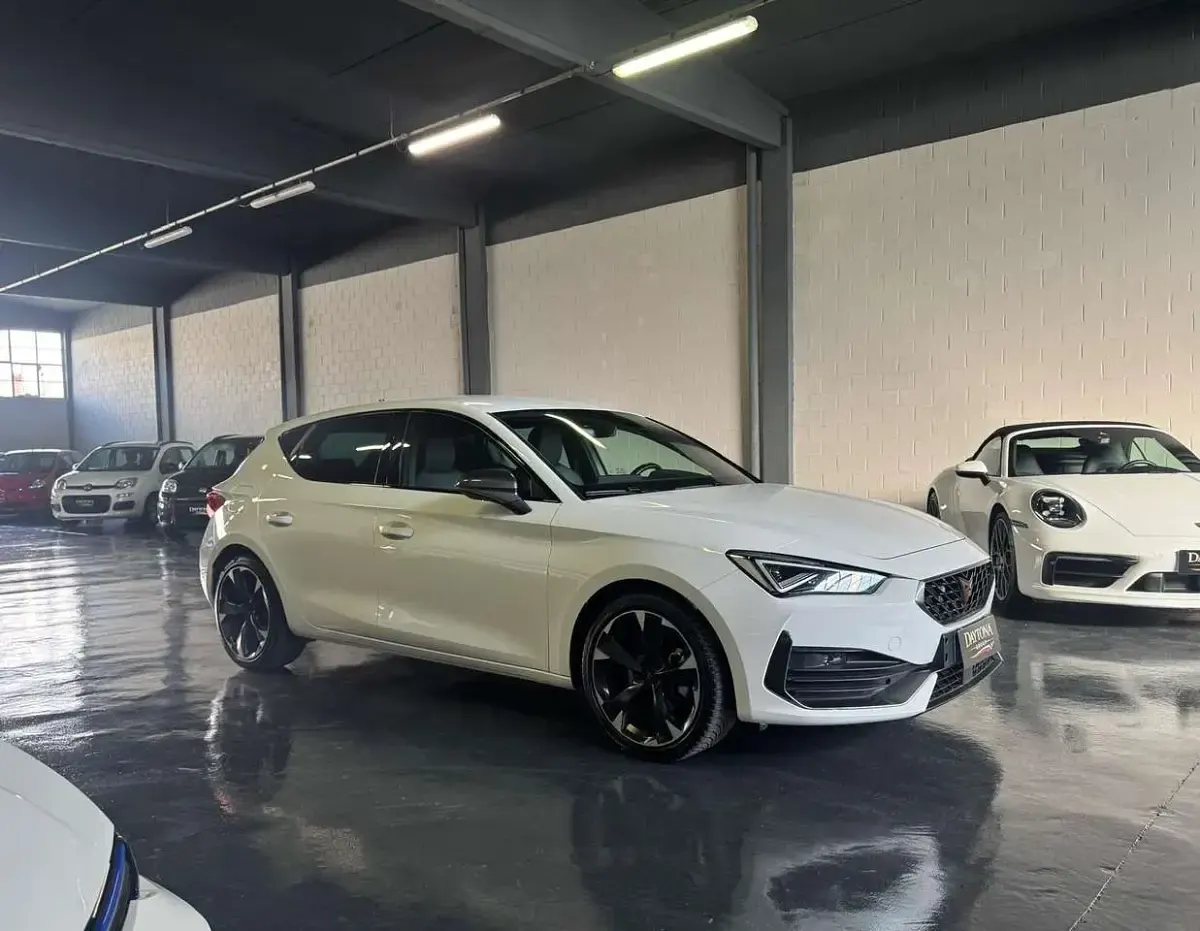 Usata Cupra Leon 150 CV (110 kW) 2024 Bianco Berlina