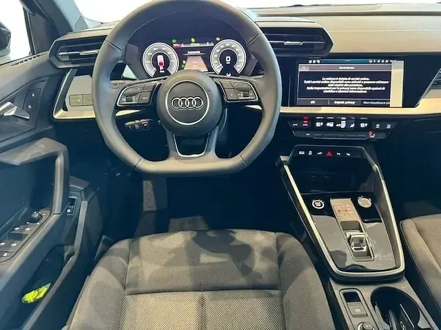 Usata Audi A3 Sportback e-tron Advanced Plus 204 CV (150 kW) 2024 Nero brillante Utilitaria