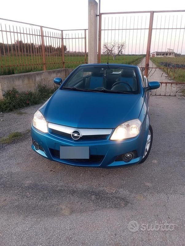 Usata Opel Tigra 69 CV (50 kW) 2006 Cabrio