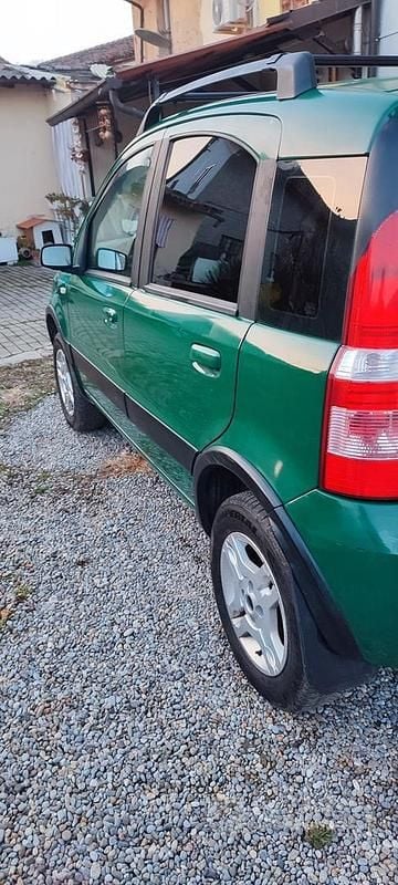 Usata Fiat Panda 4x4 60 CV (44 kW) 2007 Verde Utilitaria