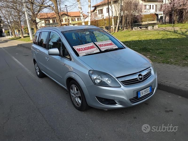 Usata Opel Zafira Business 125 CV (91 kW) 2014 Giallo Monovolume