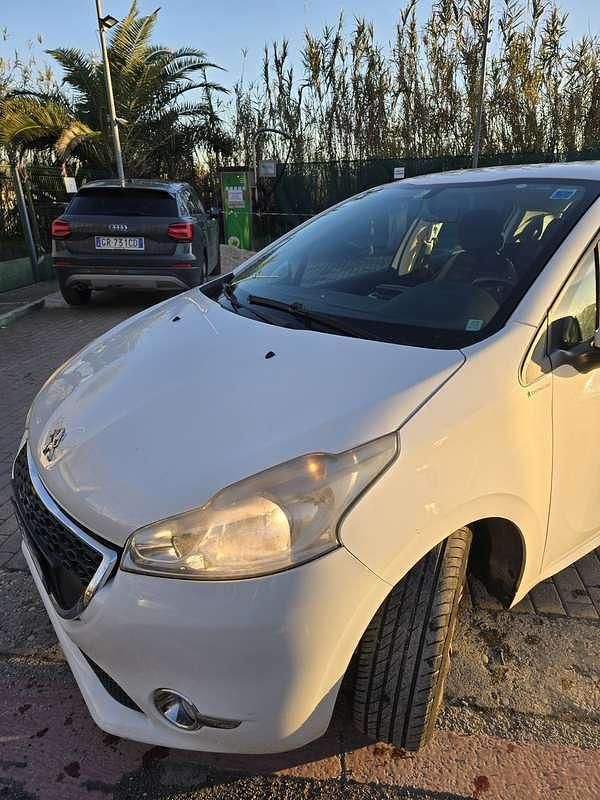 Usata Peugeot 208 Active 82 CV (60 kW) 2014 Utilitaria