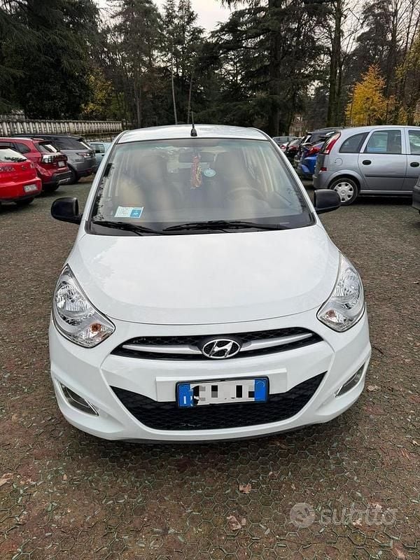 Bianco Usata 2012 Hyundai i10 Style Due volumi | 3200 € (Ottimo prezzo) - Immagine 1/4