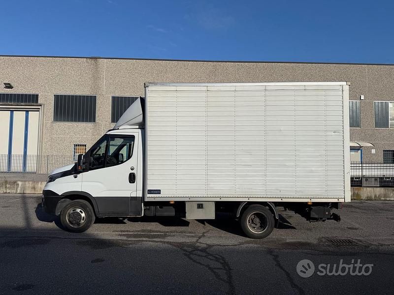Usata Iveco Daily 135 CV (99 kW) 2018 Bianco Berlina