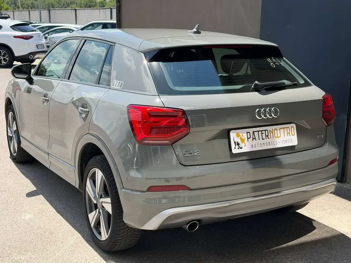 Usata Audi Q2 S-line plus 116 CV (85 kW) 2018 Grigio SUV